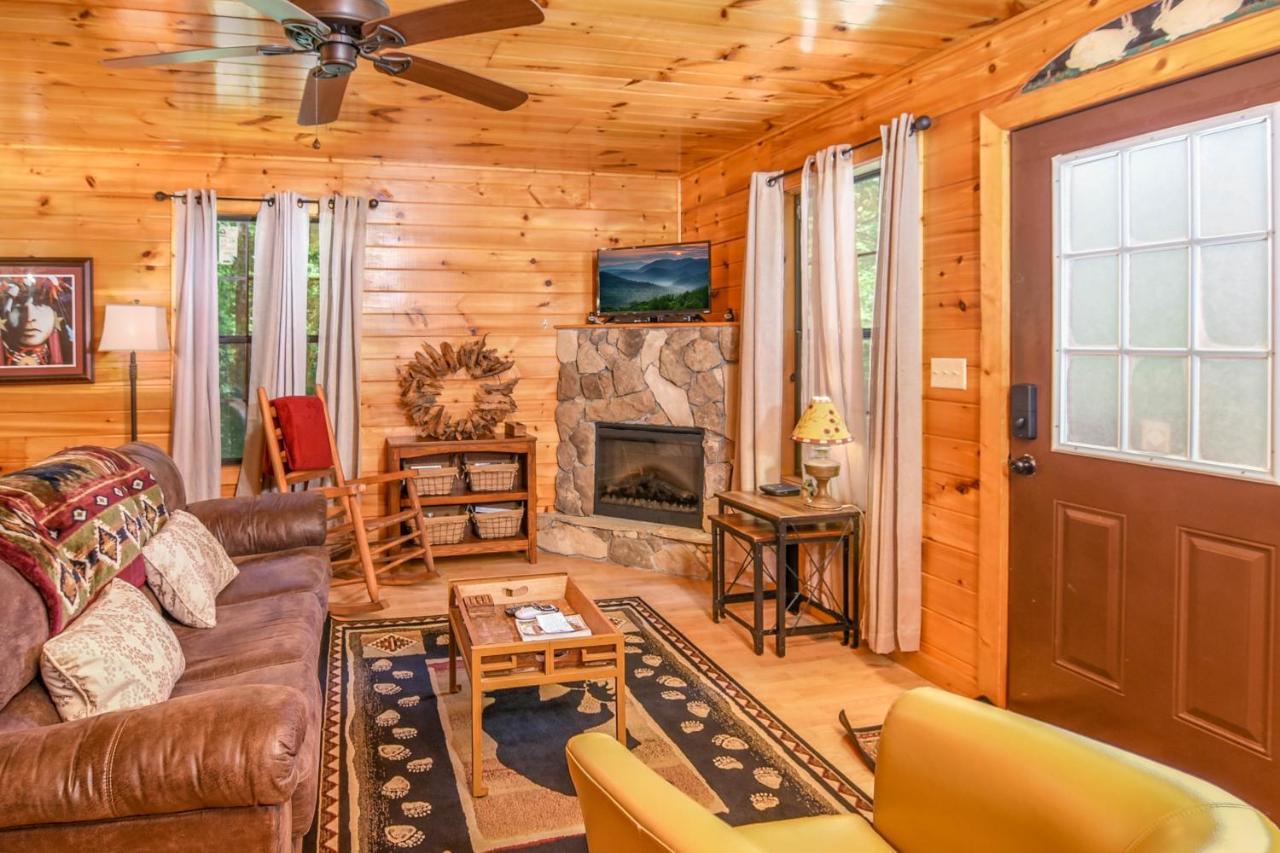 סביירוויל Permanent Vacation-Private Honeymoon Cabin With Hot Tub מראה חיצוני תמונה
