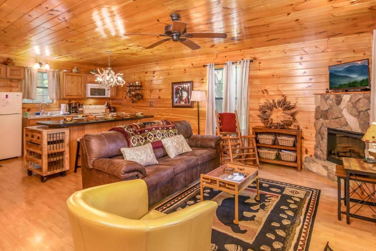 סביירוויל Permanent Vacation-Private Honeymoon Cabin With Hot Tub מראה חיצוני תמונה